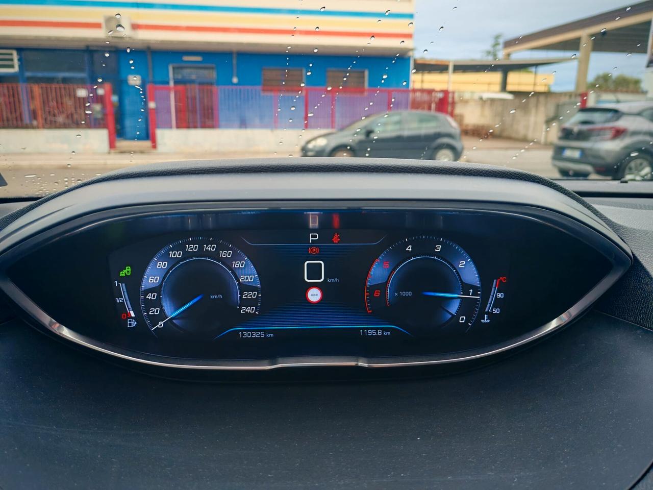 Peugeot 3008 BlueHDi 130 S&S EAT8 Crossway