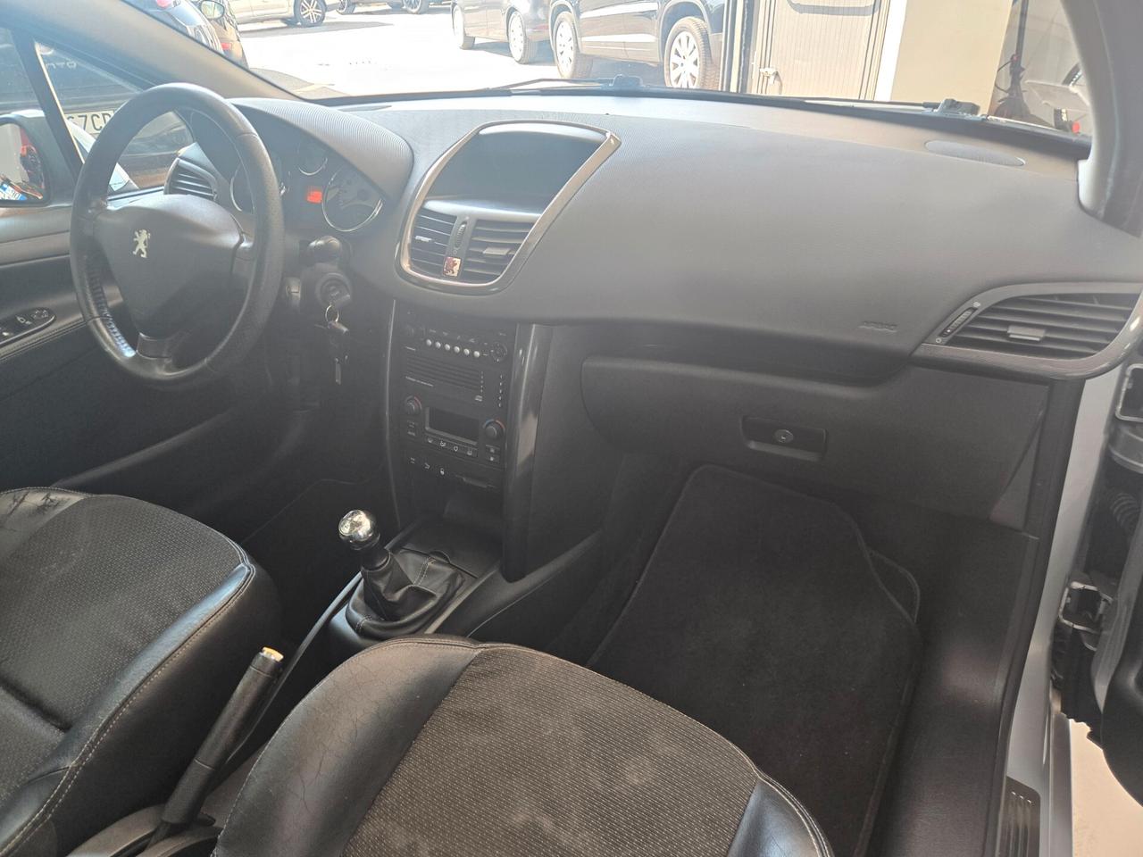 Peugeot 207 1.6 THP 150CV 3p. Féline