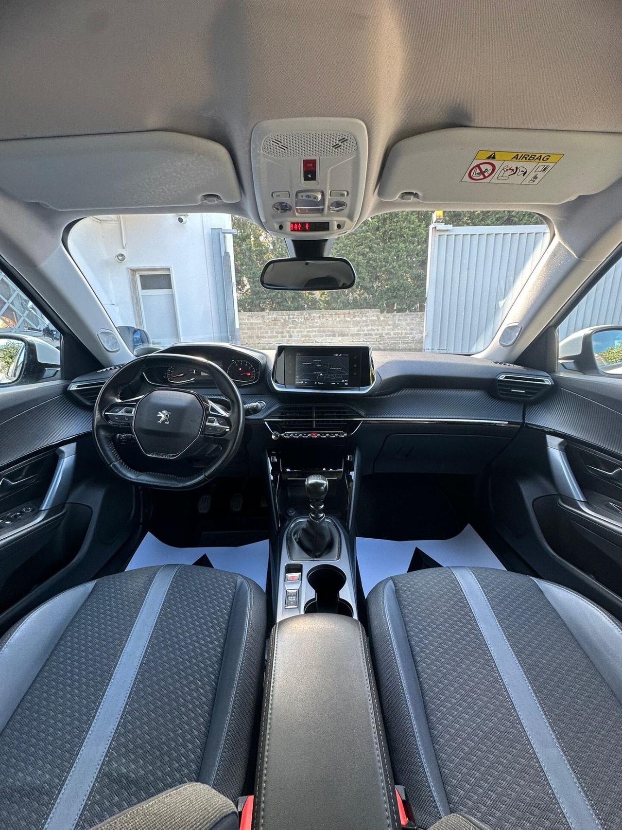 Peugeot 2008 BlueHDi 100 S&S Allure Navi Pack