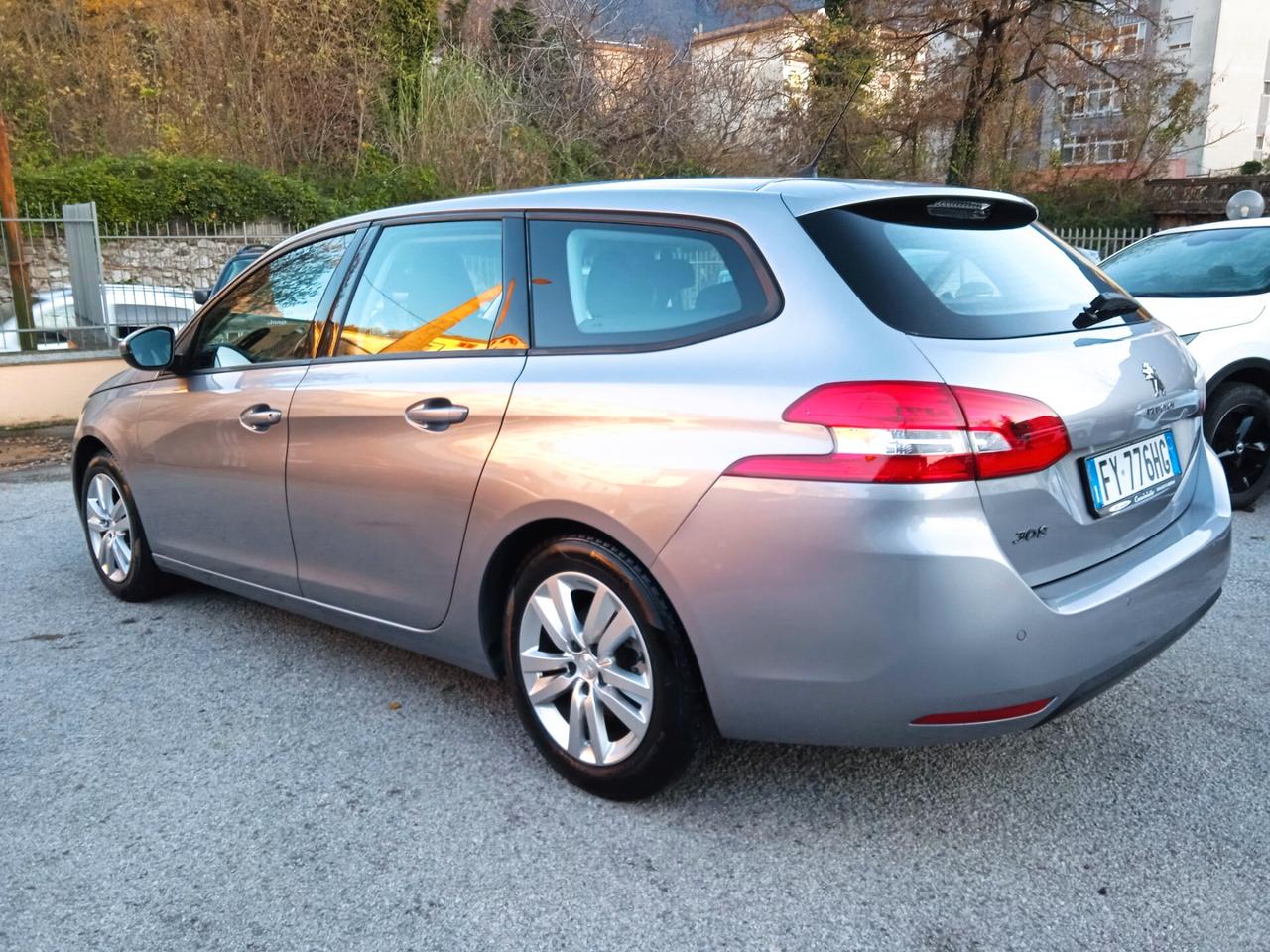 Peugeot 308 BlueHDi 130 S&S Business