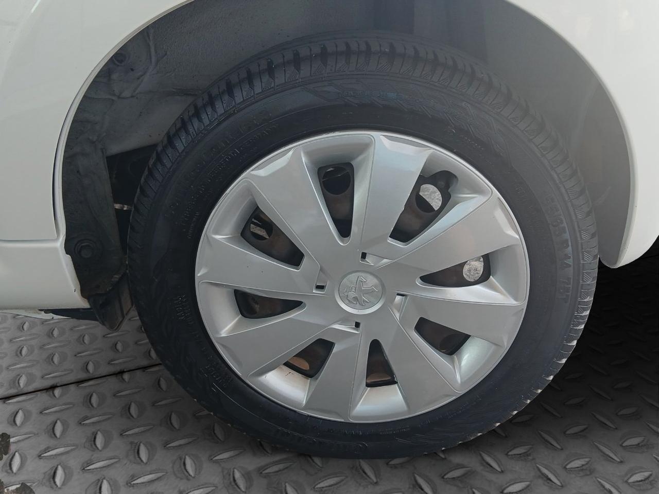 Peugeot 107 5 Porte 107 5p 1.0 12v Active