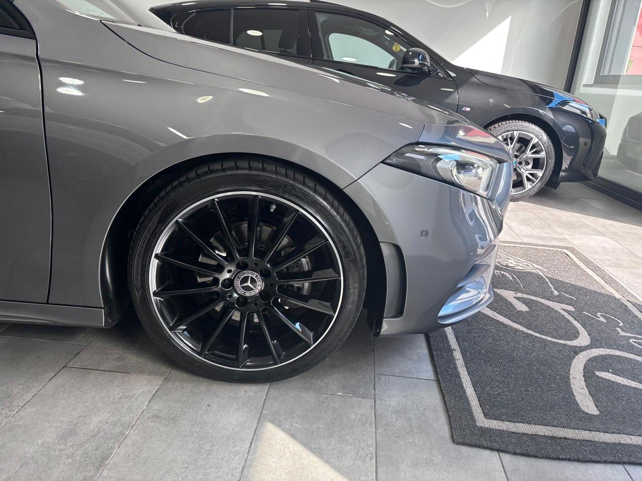 MERCEDES-BENZ A180D PREMIUM AMG LED-NAVI