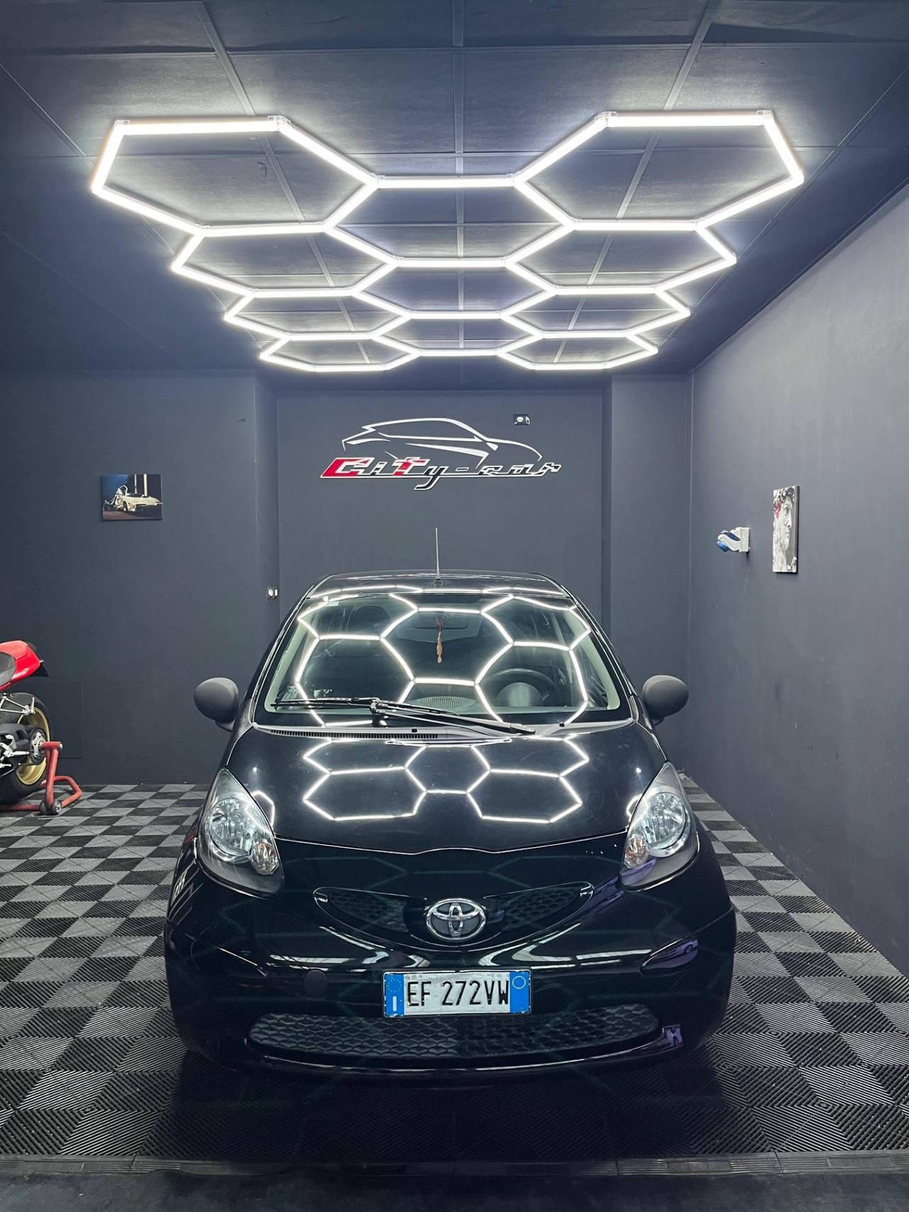 Toyota Aygo 1.0 Benzina (2010) – Perfetta per Neopatentati e Città!