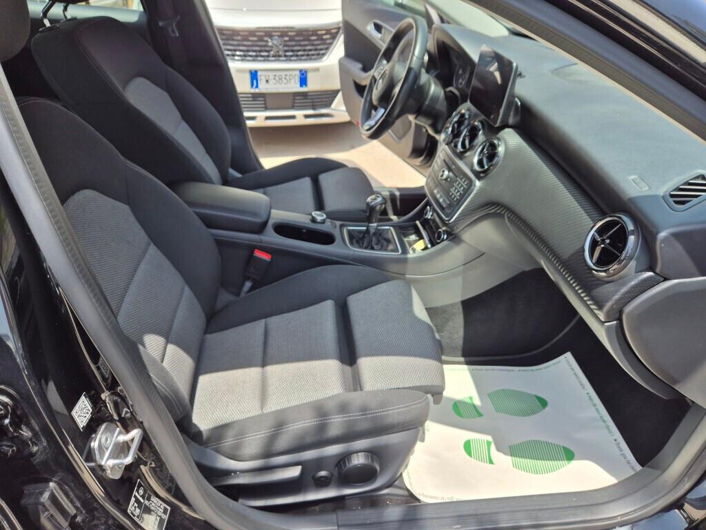 Mercedes GLA 180 d Manuale NAVI LED