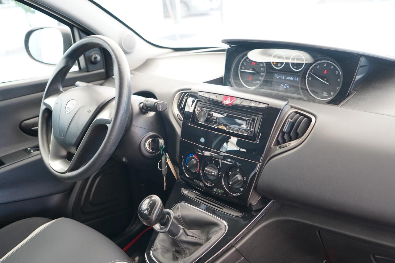 Lancia Ypsilon 1.2 69 CV GPL Gold