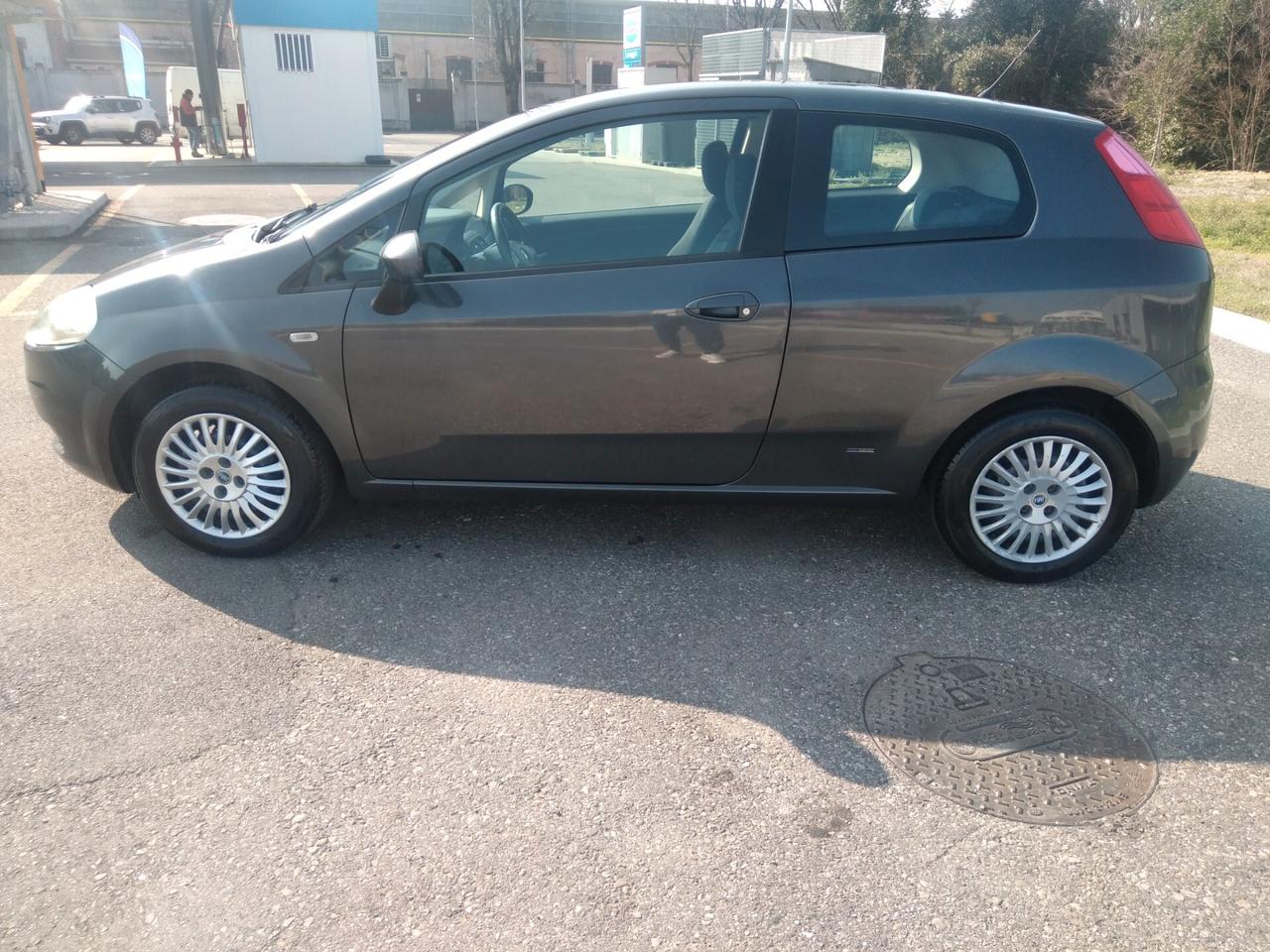 Fiat Grande Punto 1.2 65cv 3 porte Dynamic x neopatentati