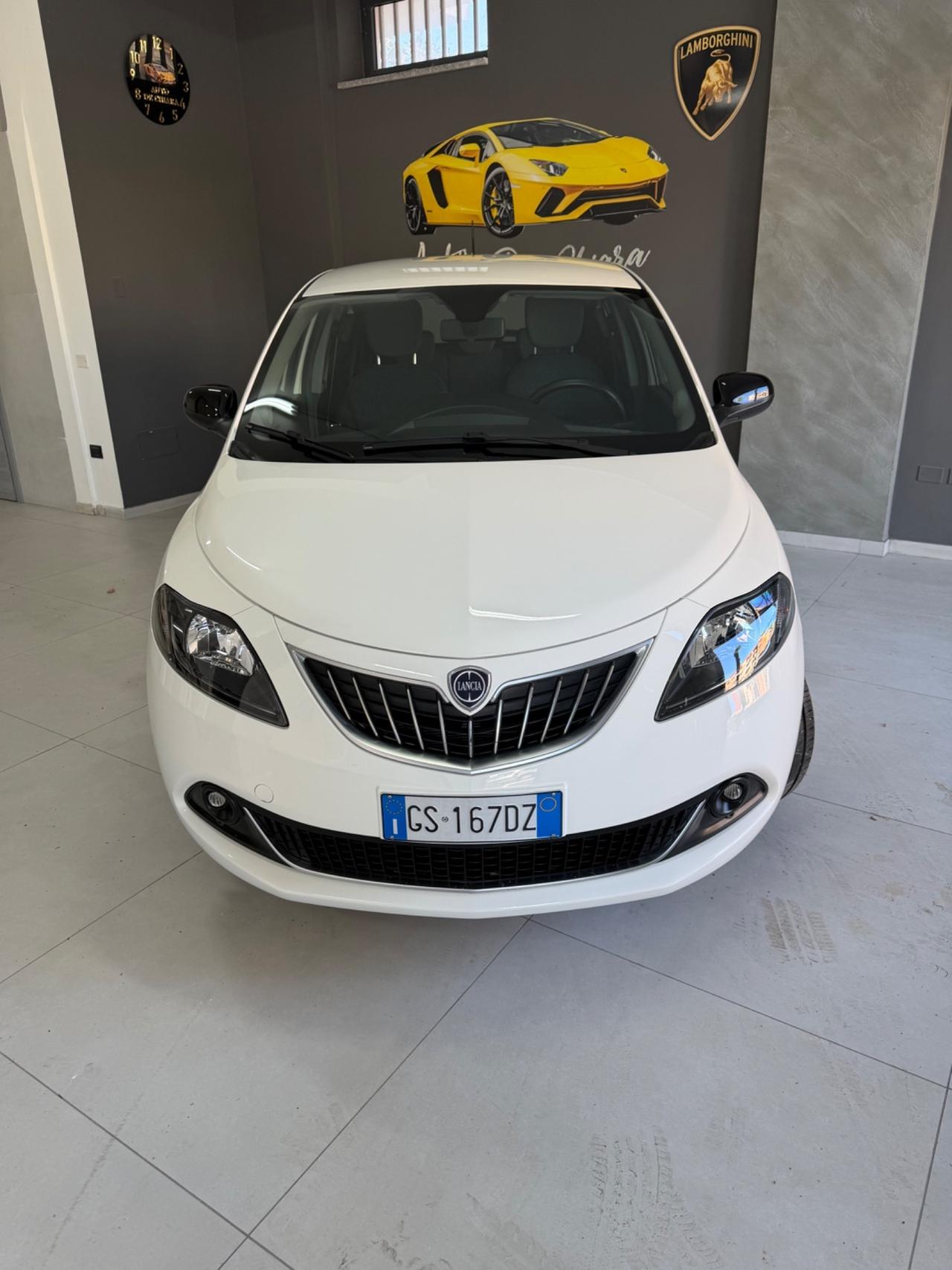 Lancia Ypsilon 1.0 Hibrid GPL