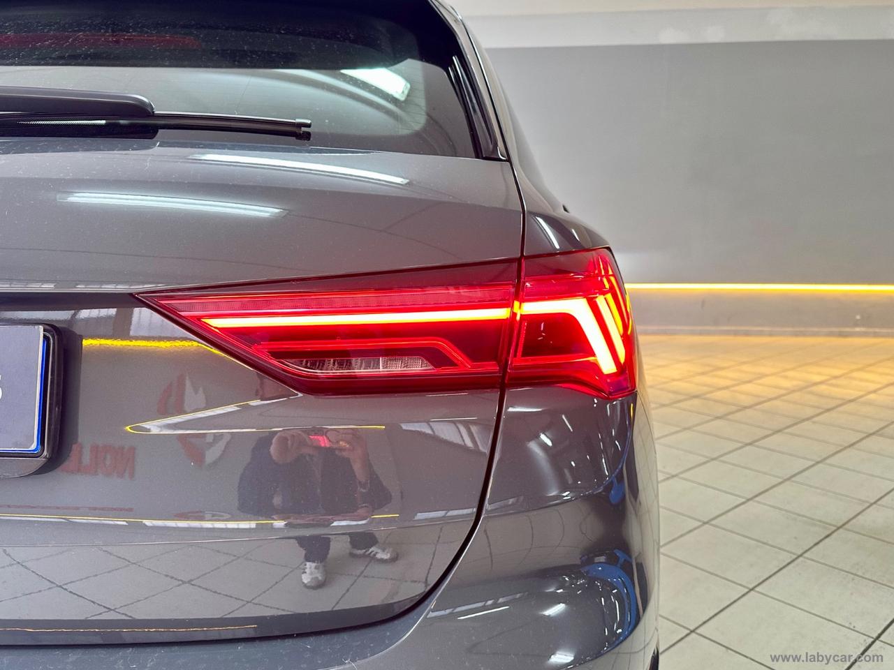 AUDI Q3 35 TDI S tronic Business Advanced