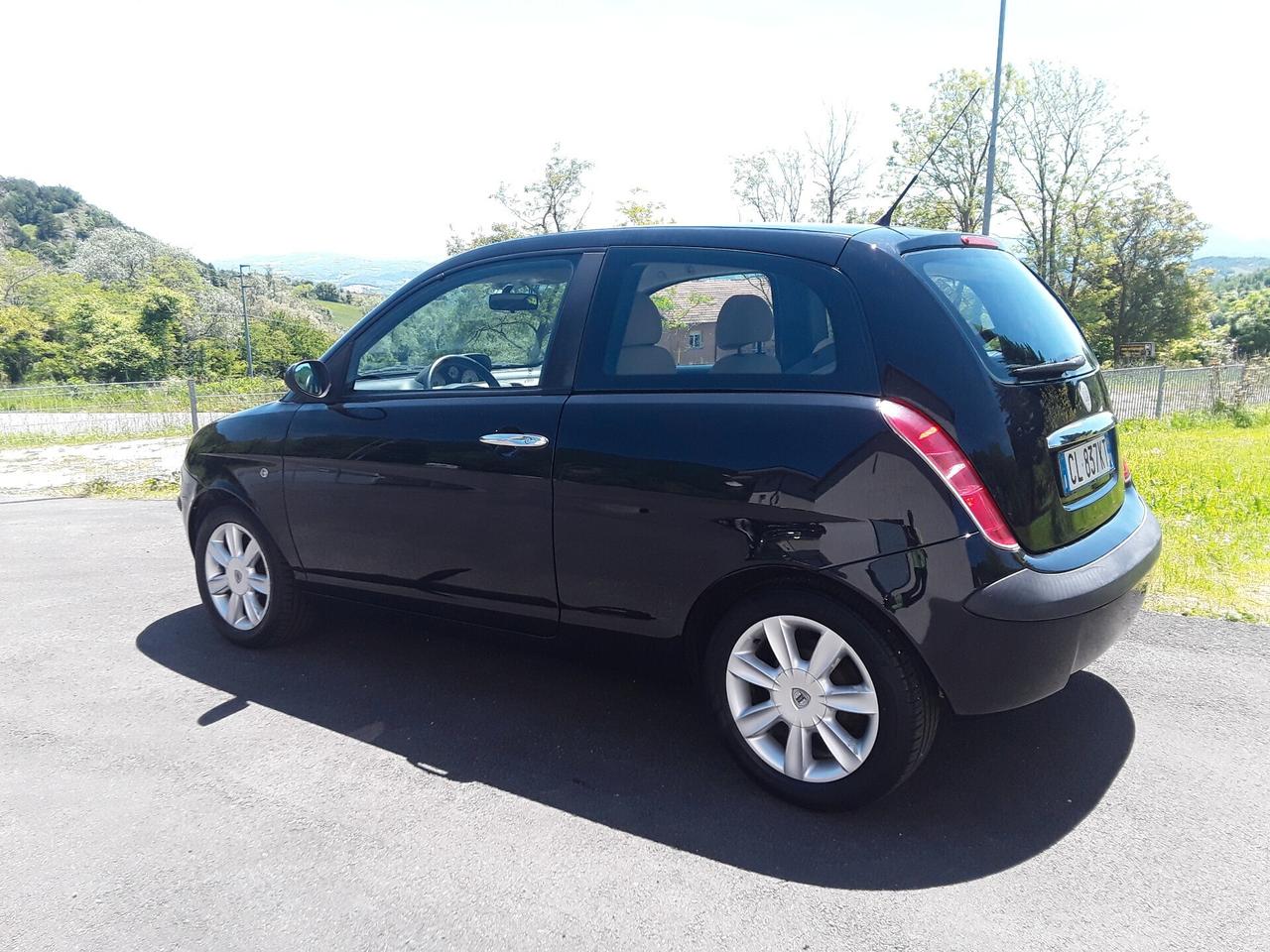 Lancia Ypsilon 1.2 Argento