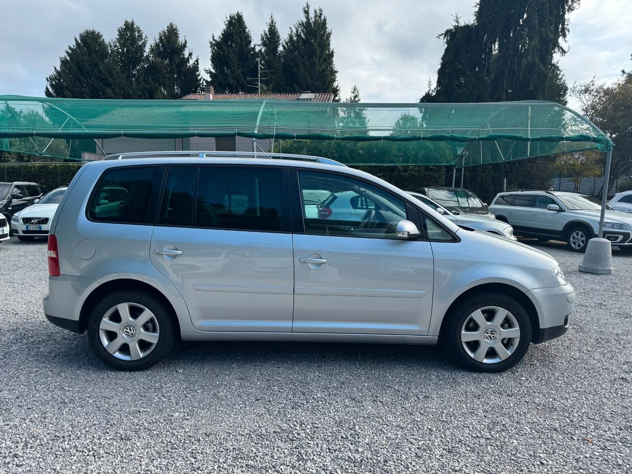 Volkswagen Touran 2.0 16V TDI Highline