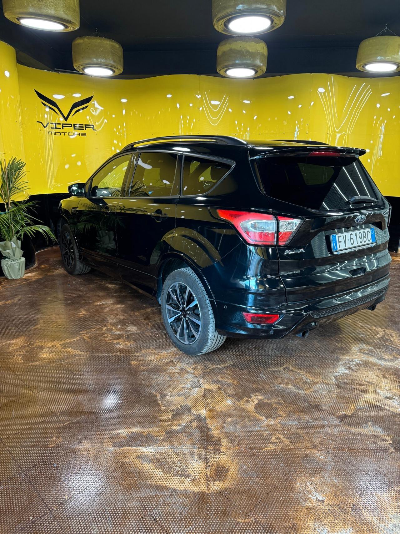 Ford Kuga 1.5 TDCI 120 CV S&S 2WD ST-Line