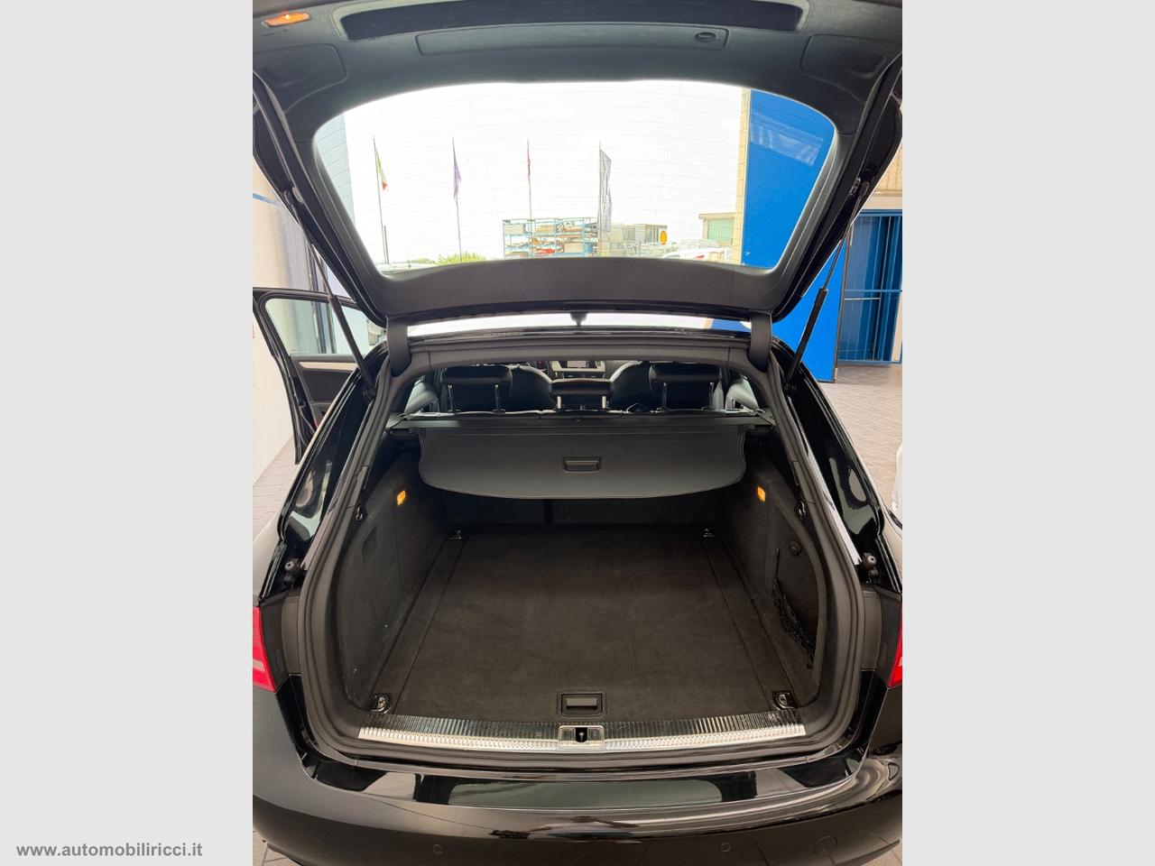 AUDI A4 Avant 2.0 TDI 143 CV S-LINE