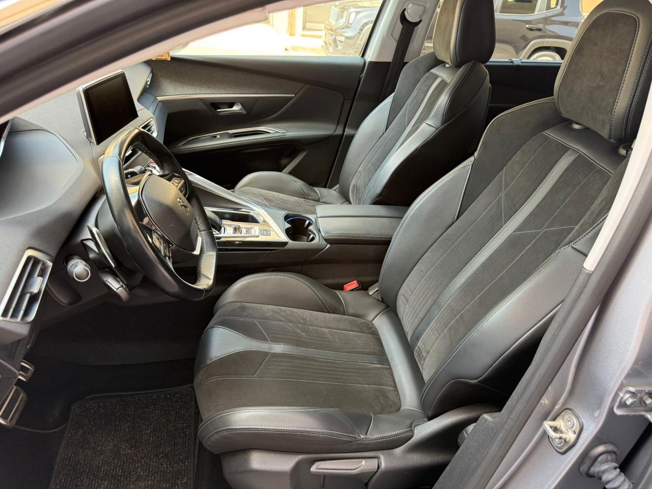 Peugeot 5008 BlueHDi 130 S&S Crossway