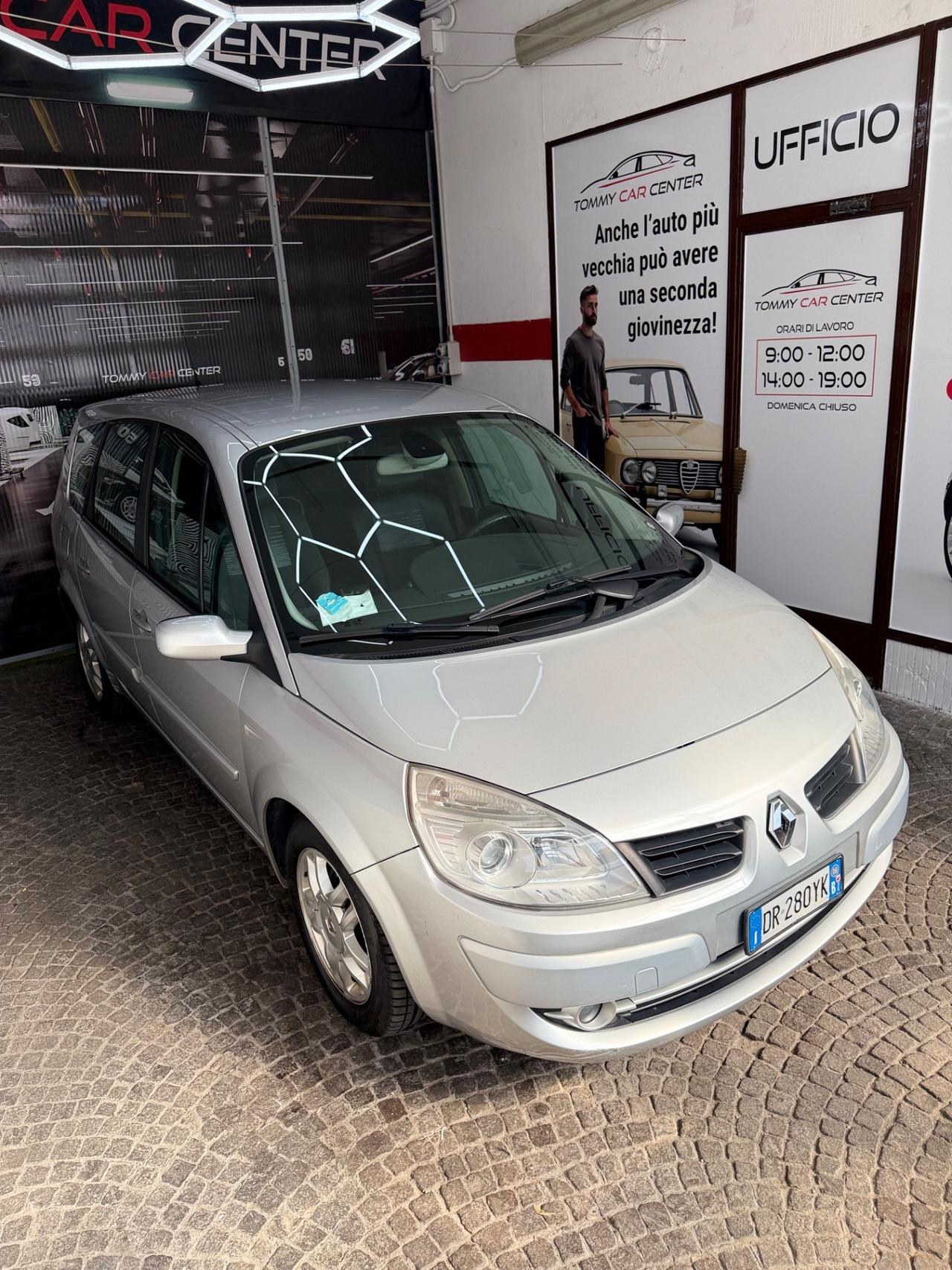Renault Scenic Grand Scénic 1.9 dCi/130CV PlayStation Portable