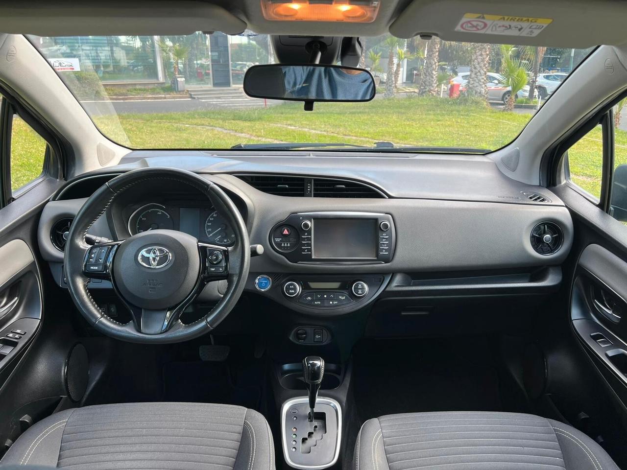 Toyota Yaris 1.5 Hybrid 5 porte Business