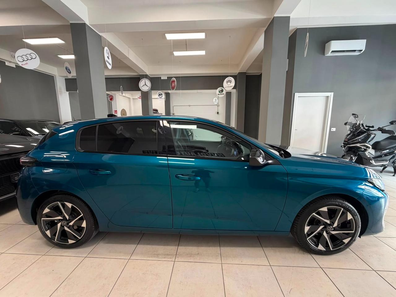 Peugeot 308 PureTech Turbo 130 S&S Allure rate da 170 € al mese