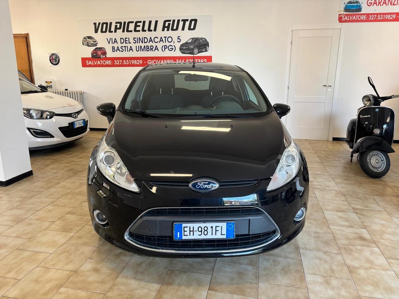FORD FIESTA ANNO 2011 DS 1.4 ADATTA NEOPATENTATI KM 163 MILA