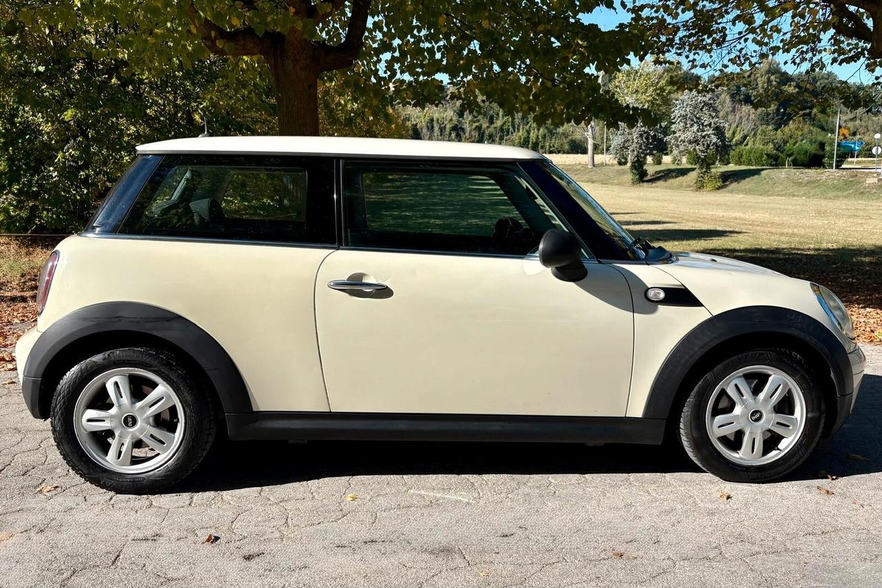 Mini 1.4 16V One (55kW)