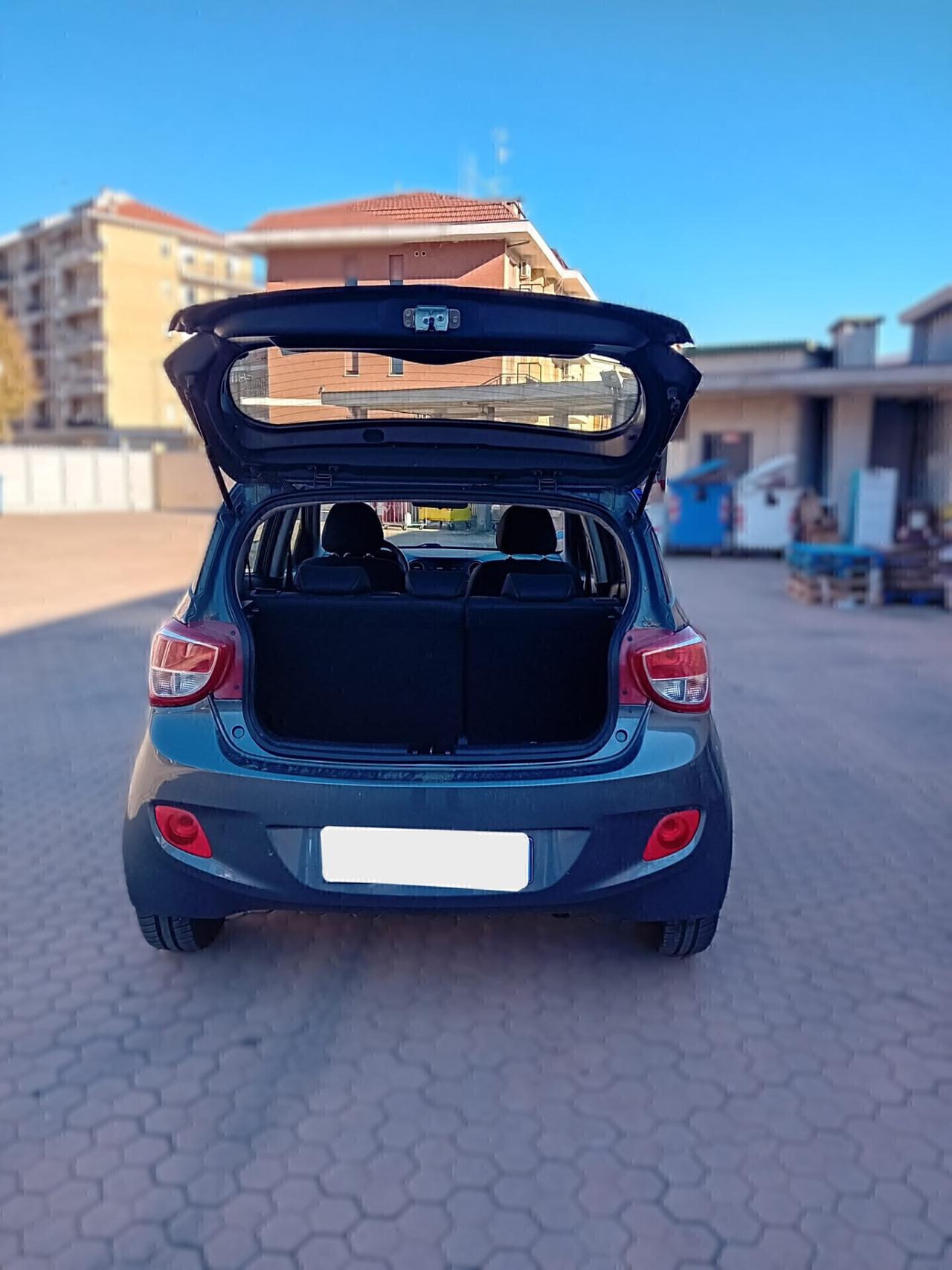 Hyundai i10 - APERTI AD AGOSTO