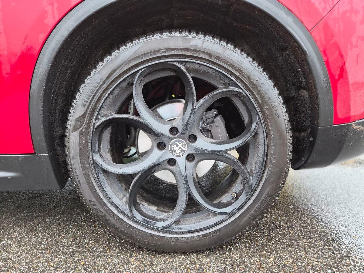 Alfa Romeo Stelvio 2.2 t Business rwd 180cv auto