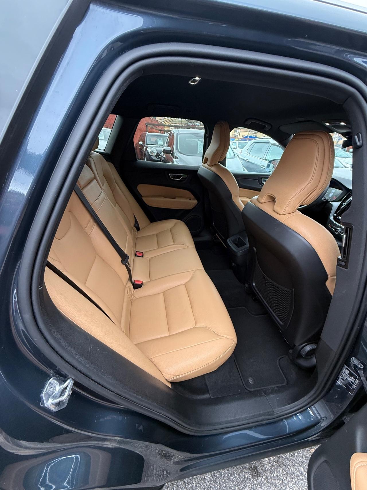 XC60 AWD Geartronic Business-unipro-rate-iva ESP -