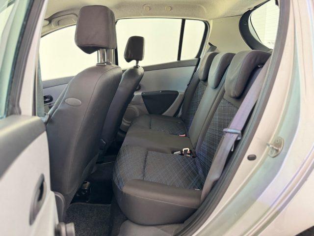 RENAULT Clio 1.2 16V 5 porte Luxe
