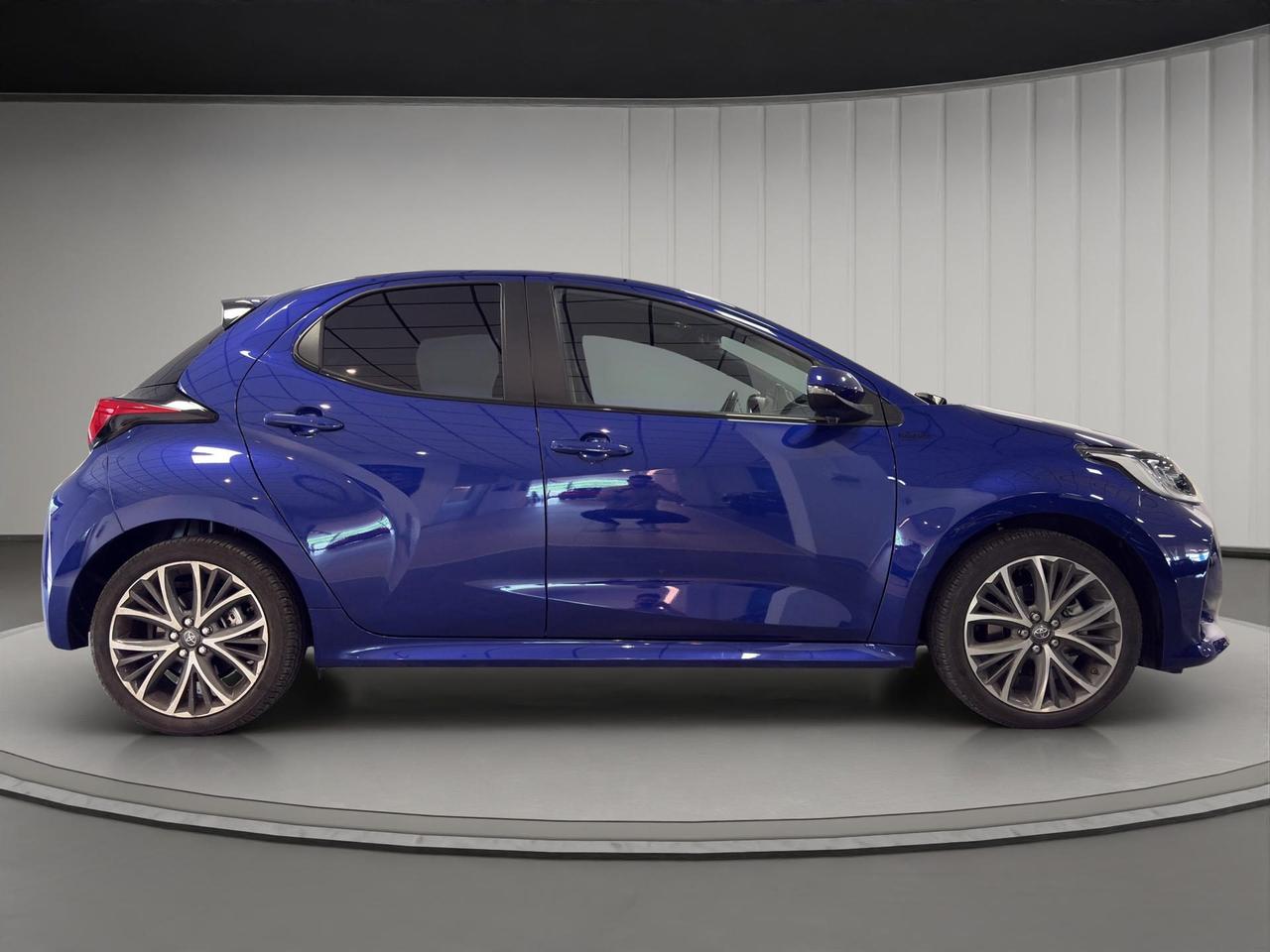 Toyota Yaris 1.5h Lounge