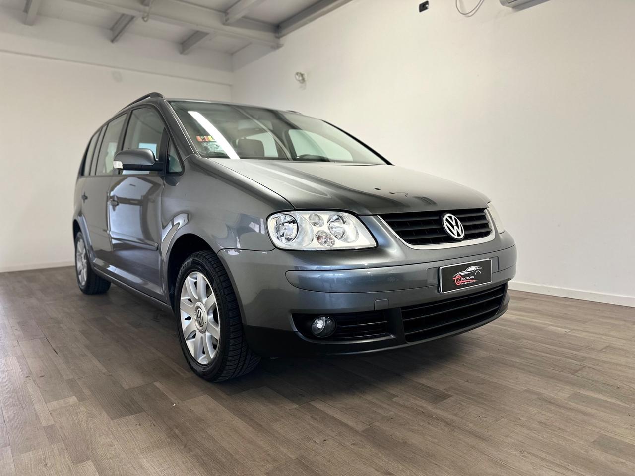 Volkswagen Touran 2.0 16V TDI Trendline 7 POSTI