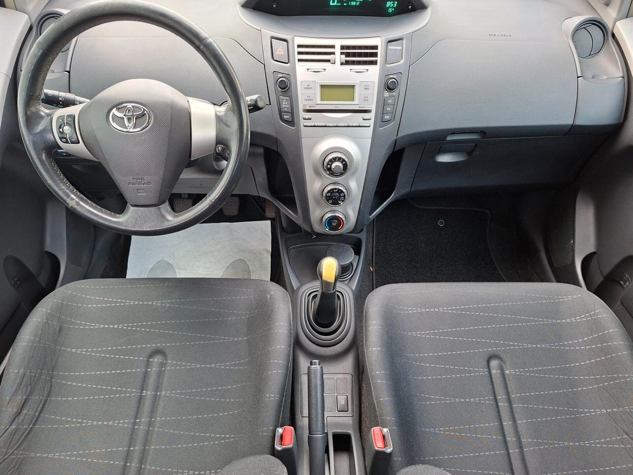 Toyota Yaris 1.3 5p. Luna *NEOPATENTATI*