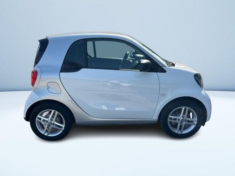 smart fortwo EQ PURE 22KW