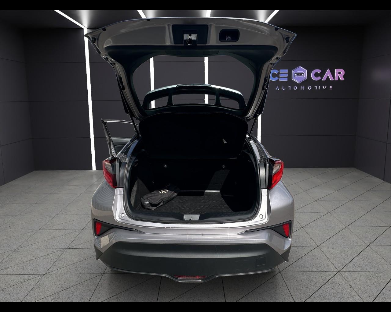 TOYOTA C-HR (2016-2023) - C-HR 1.8 Hybrid E-CVT Trend