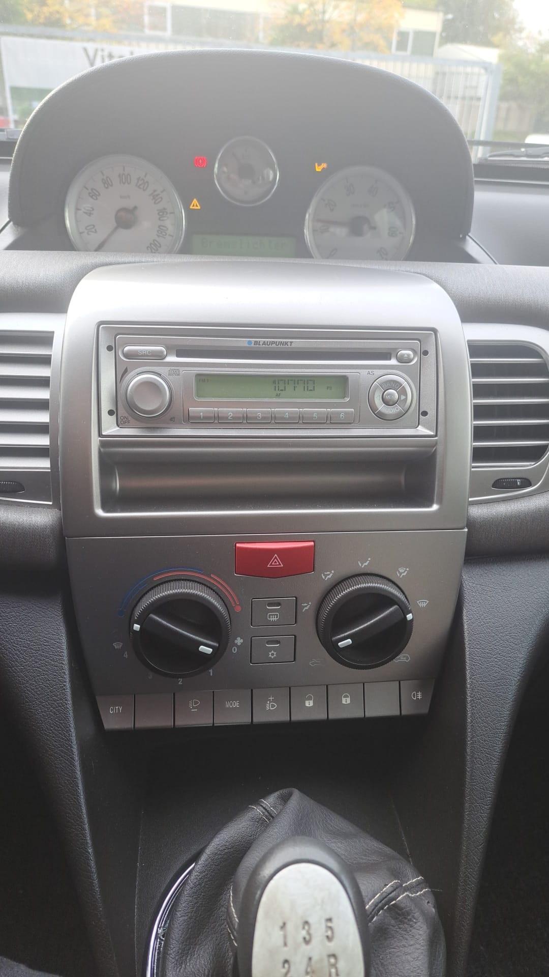 Lancia Ypsilon 1.4 Oro