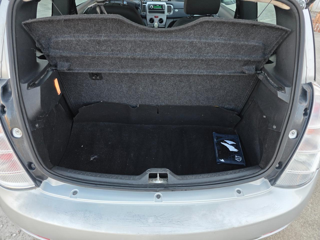 Lancia Ypsilon 1.3 MJT 75 CV Oro