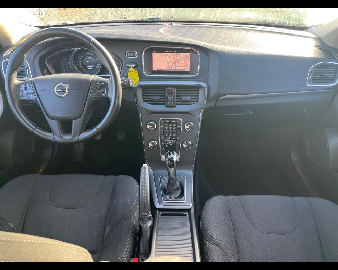 VOLVO V40 (2012-2020) - V40 D2 Business
