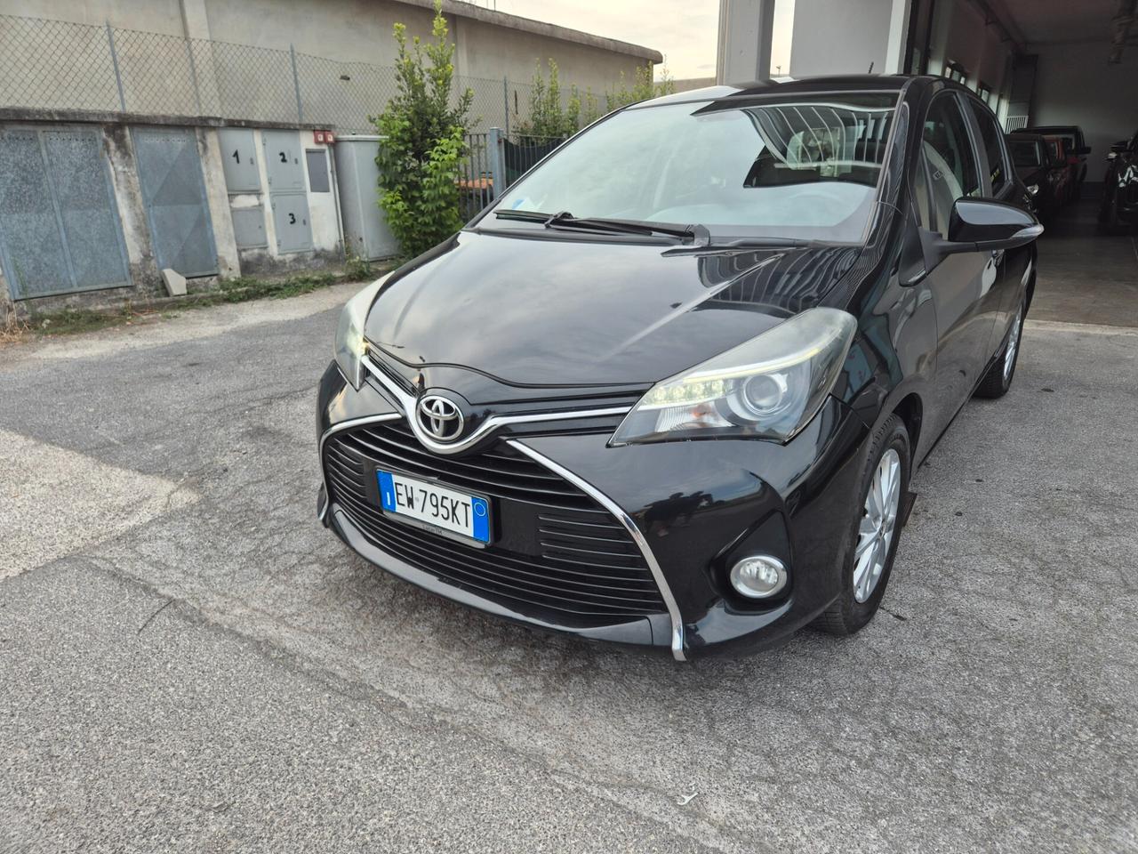 Toyota Yaris 1.0 5 porte Lounge POCHISSIMI KM!!!!!!!