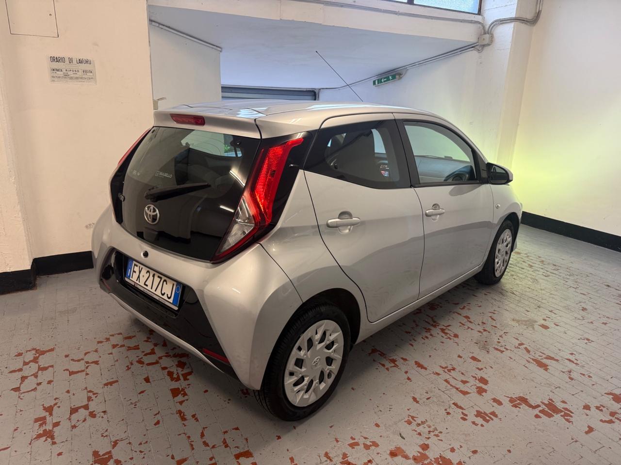 Toyota Aygo 1.0 VVT-i 72 CV 5 porte x-clusiv MMT