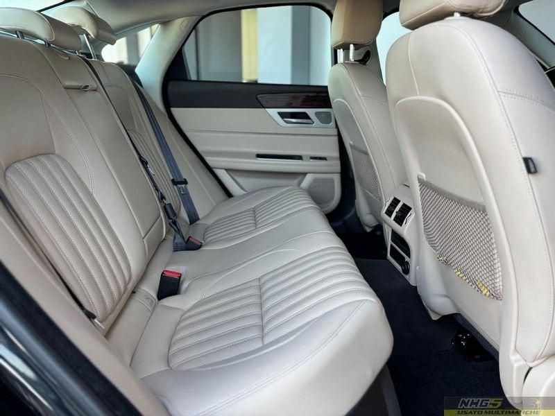Jaguar XF 2.0 D 180 CV AWD aut. Prestige