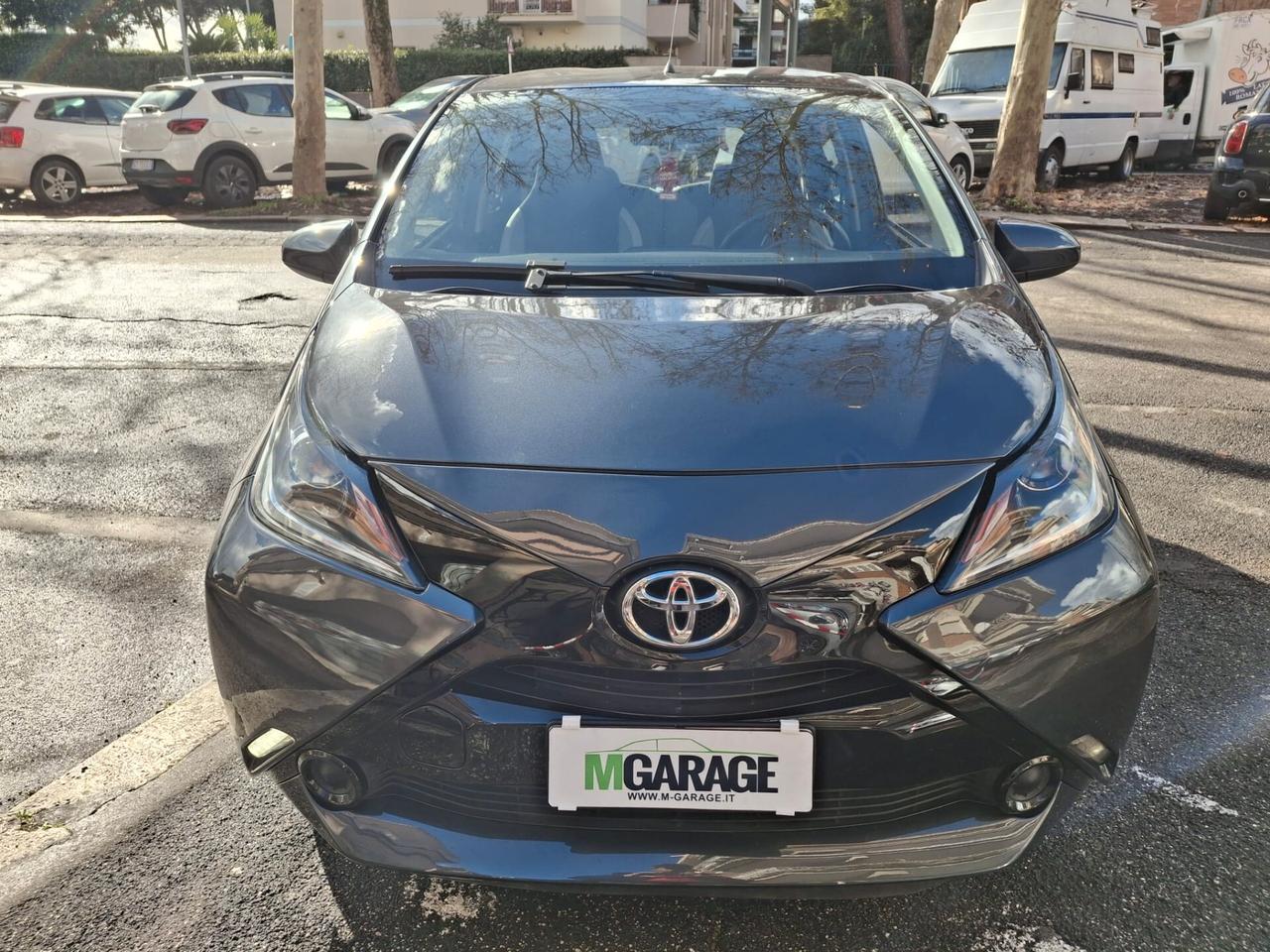 Toyota Aygo 1.0 VVT-i 69 CV 5 porte x-play MMT