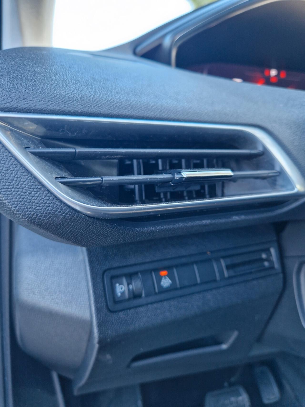 Peugeot 3008 BlueHDi 130 S&S EAT8 Allure