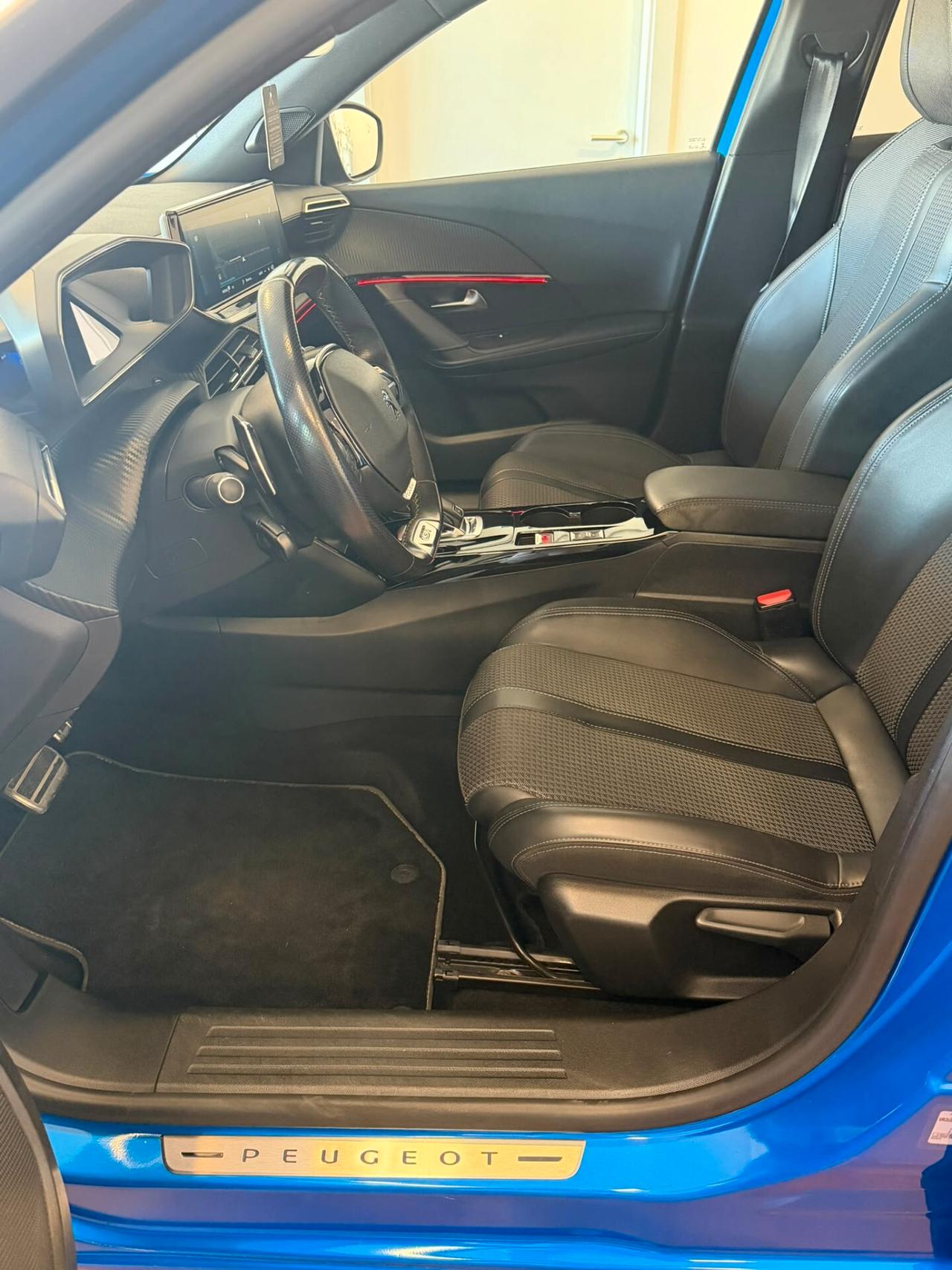 Peugeot 2008 BlueHDi 130 S&S EAT8 GT Pack
