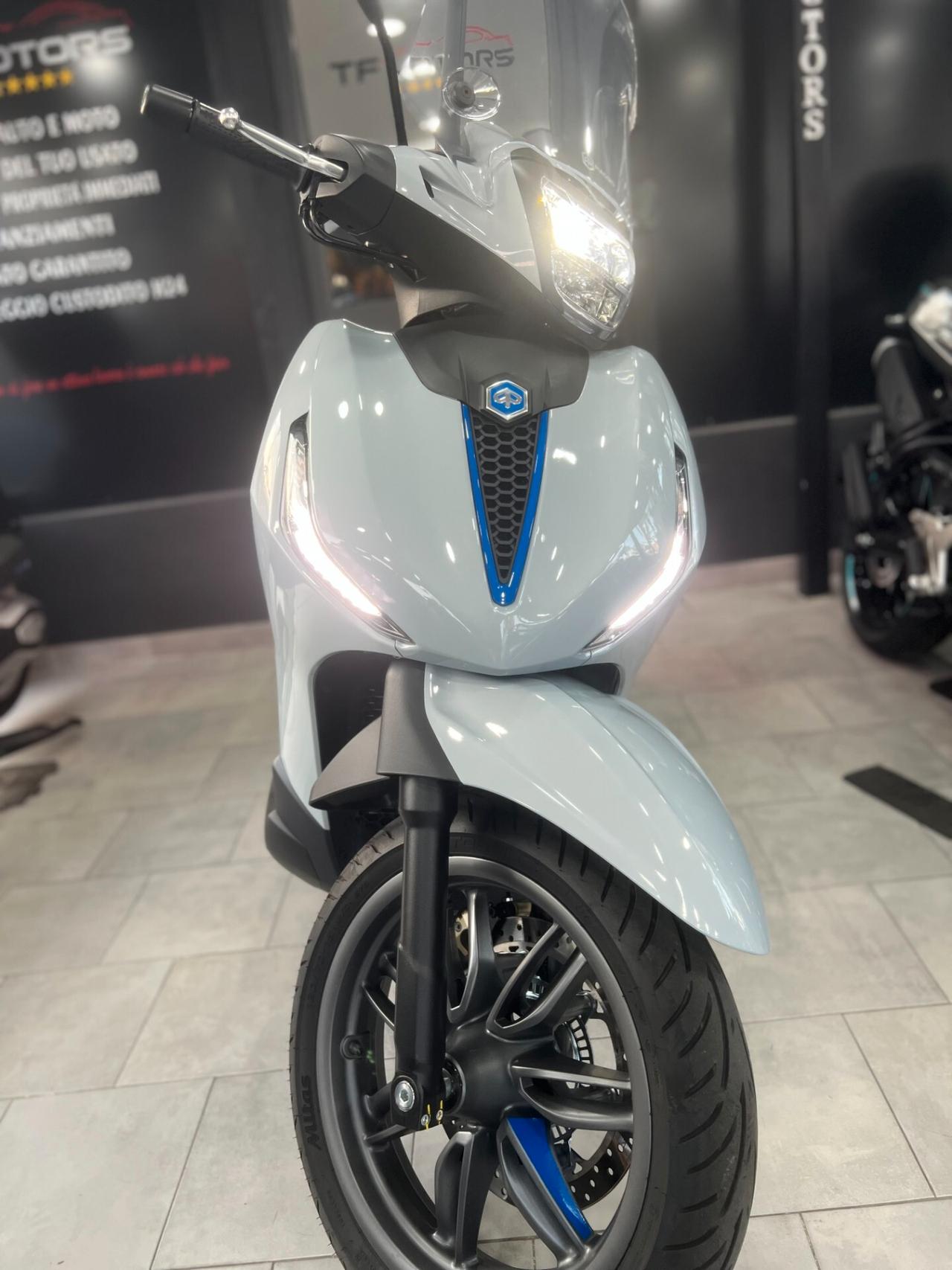 Piaggio Beverly 400 S HPE SOLO 1900KM - 2025