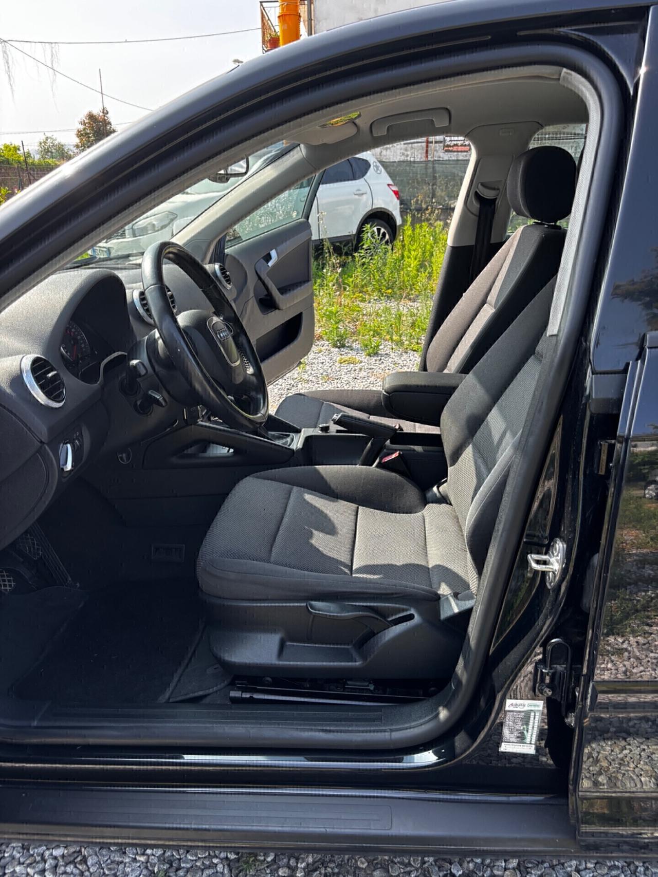 Audi A3 SPB 1.6 TDI 105 CV CR Ambition