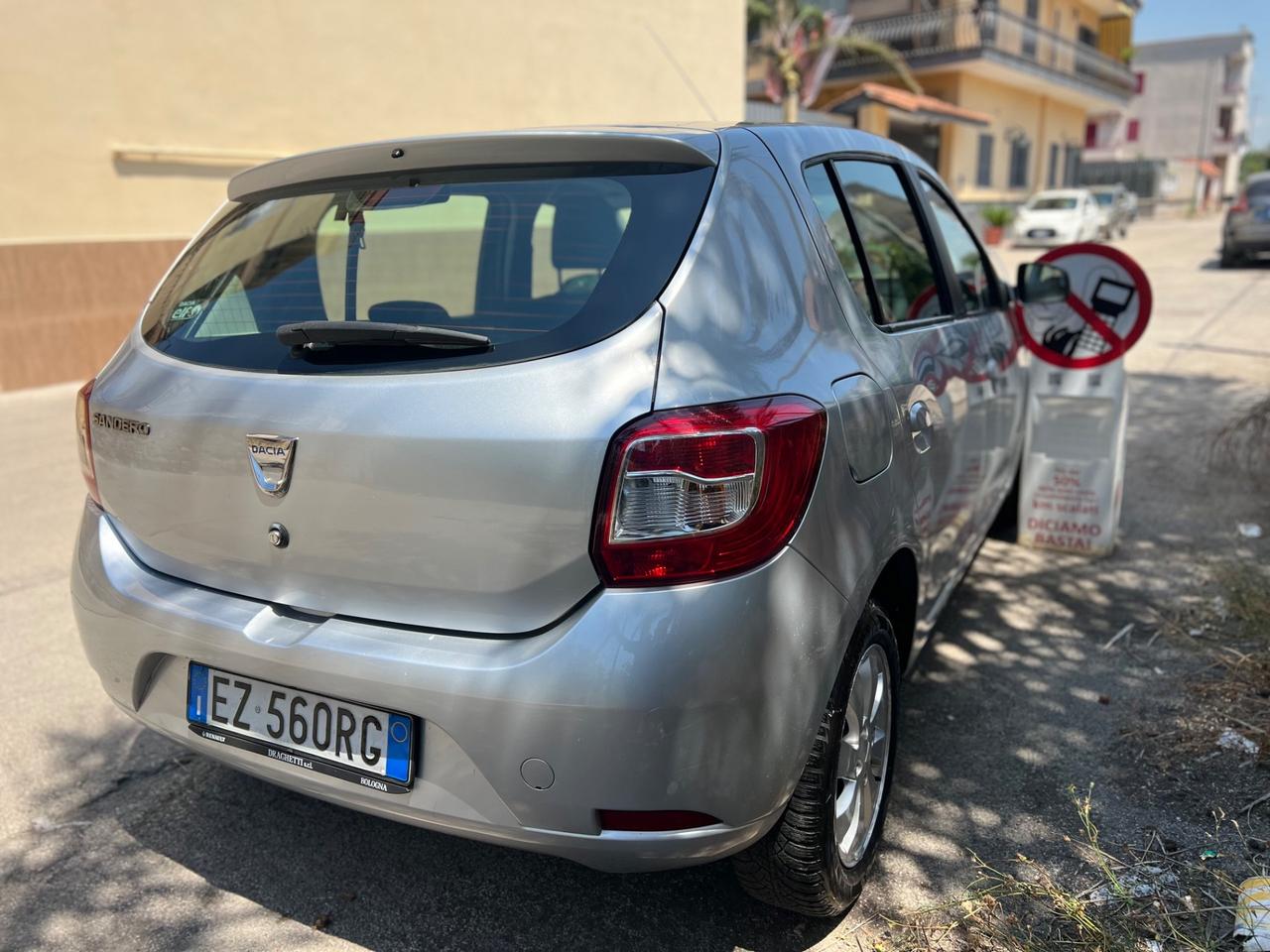 Dacia sandero 1,2 Gpl 4 cilindri 2016 100,000km cert