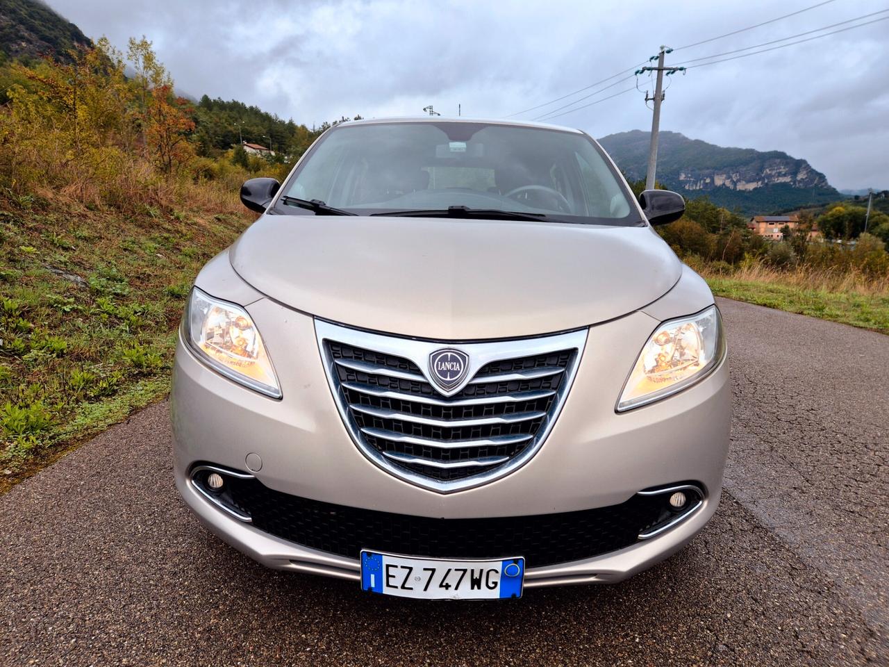 Lancia Ypsilon 1.3 MJT 16V 95 CV 5 porte S&S 30th Anniversary