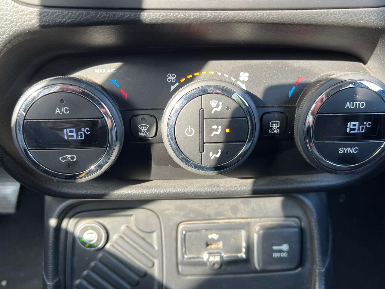 Jeep Renegade 1.4 MultiAir Longitude GPL #6203