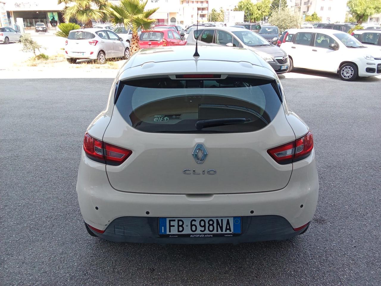 RENAULT CLIO 1,2 BZ 75 CV LIFE MY15 5P