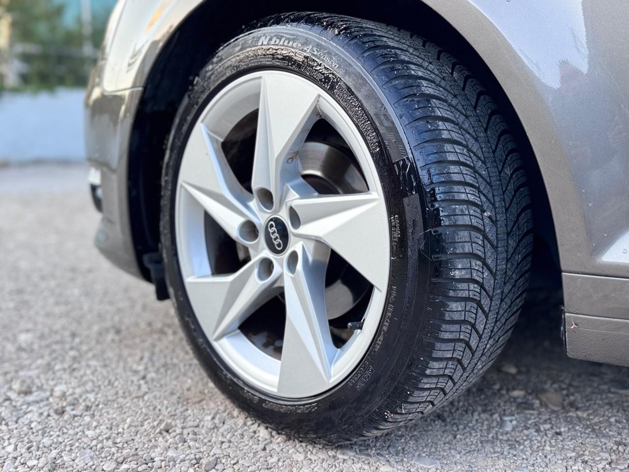 Audi A3 1.6 TDI 105cv s tronic - Neopatentati 2012