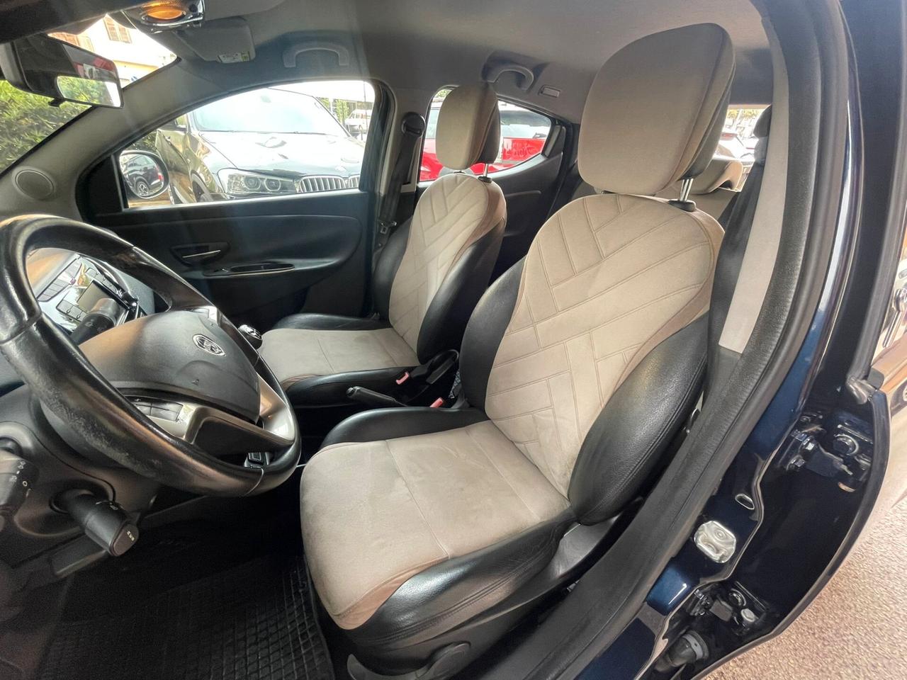 Lancia Ypsilon 1.2 69 CV 5 porte Platinum