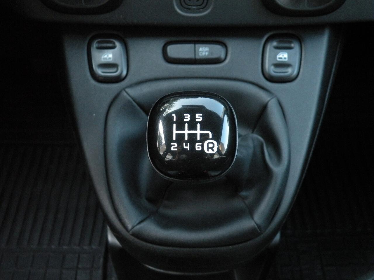 FIAT PANDA HYBRID 1.0 70CV 2022