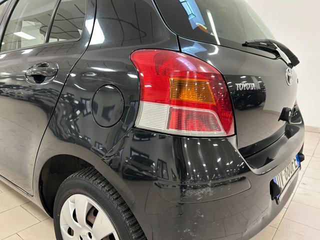 TOYOTA Yaris 1.0 5 porte Now